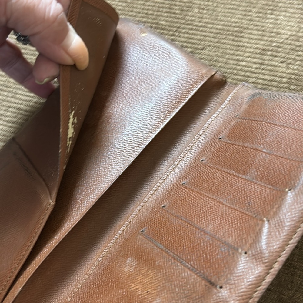 Louis Vuitton Monogram Checkbook Wallet - Picture 4 of 6